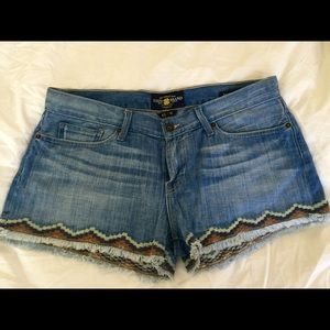 Super cute Lucky Brand Riley jean shorts!