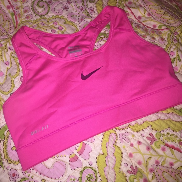 pink Nike sports bra