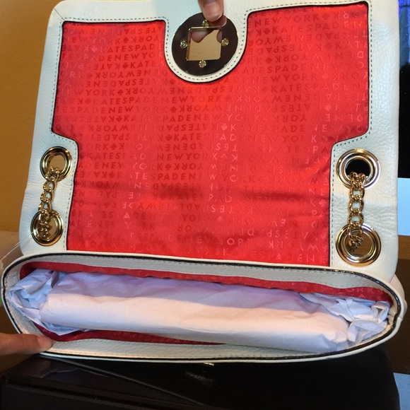 🎉HP🎉🎉Kate Spade shoulder purse. - Picture 4 of 4