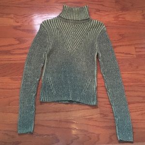 Green turtle neck sweater
