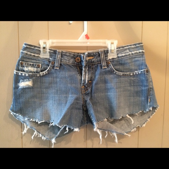 Buckle jean shorts