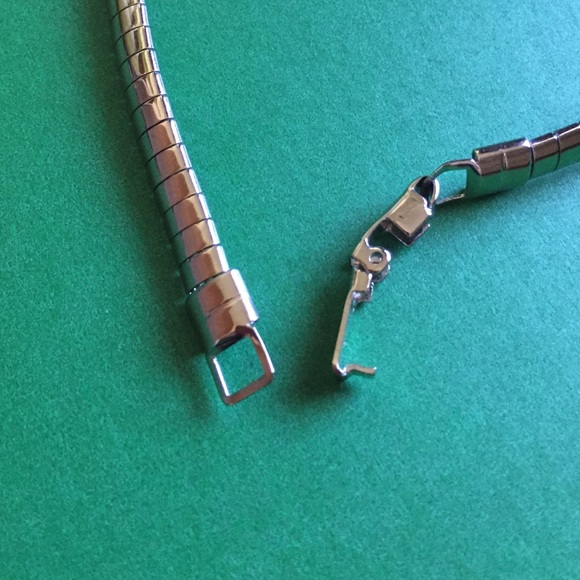 Silver Omega necklace - Picture 3 of 3