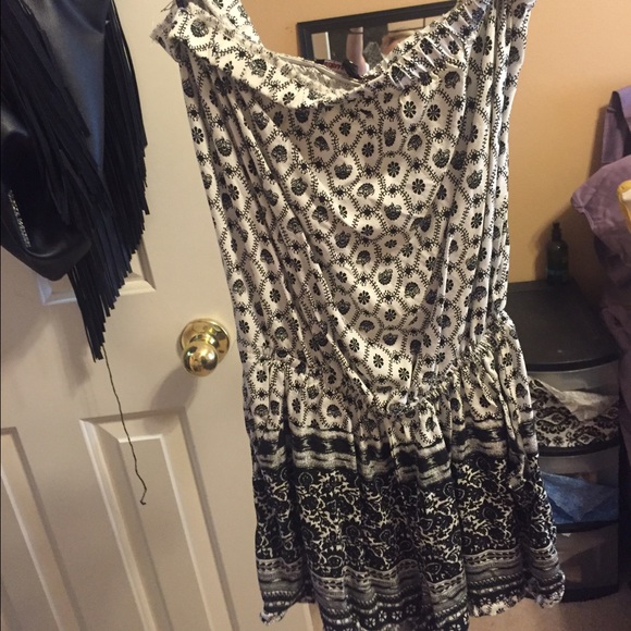 Too small - Picture 2 of 2