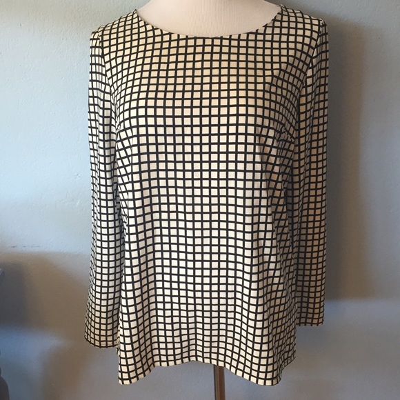 Merona back and white long sleeve blouse