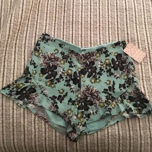 Free People ruffled shorts!