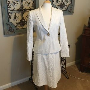 Cream Antonio Melani Suit.Top size 10, Skirt size6