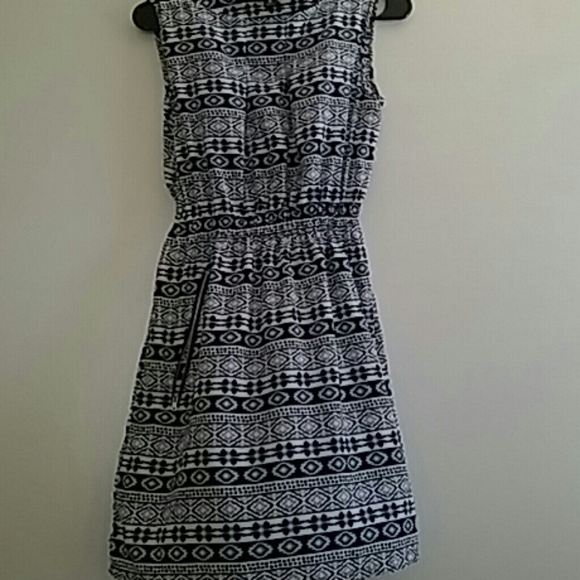 Blue dress with zipper pockets