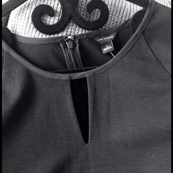 💋Ann Taylor Black Peplum Top - Picture 4 of 7