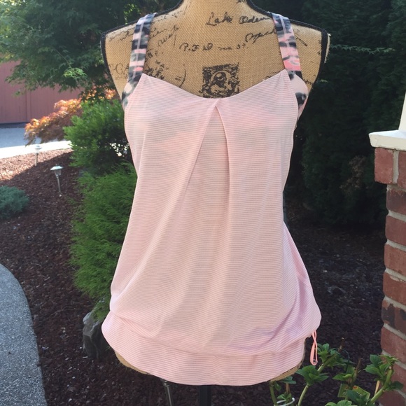 Lululemon Camo workout top