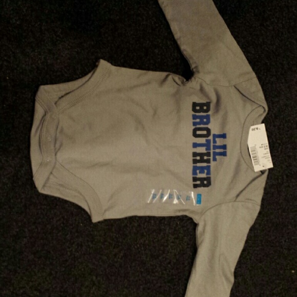 New baby boys long sleeve onesie - 9-12 mths only! - Picture 1 of 2