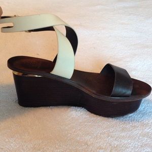 Tory Burch Miro Platform Wedge - size 8