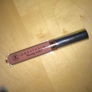 Anastasia Liquid Lipstick in Crush