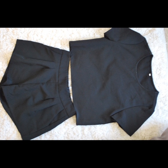 Two Piece - Picture 3 of 4