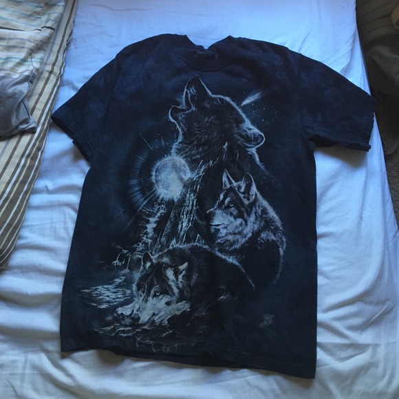WOLF SHIRT