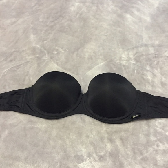 Black Strapless Bra
