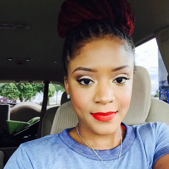 Meet your Posher, Jonica