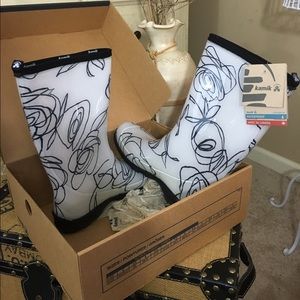 Kamik gourgeous rain boots NWT