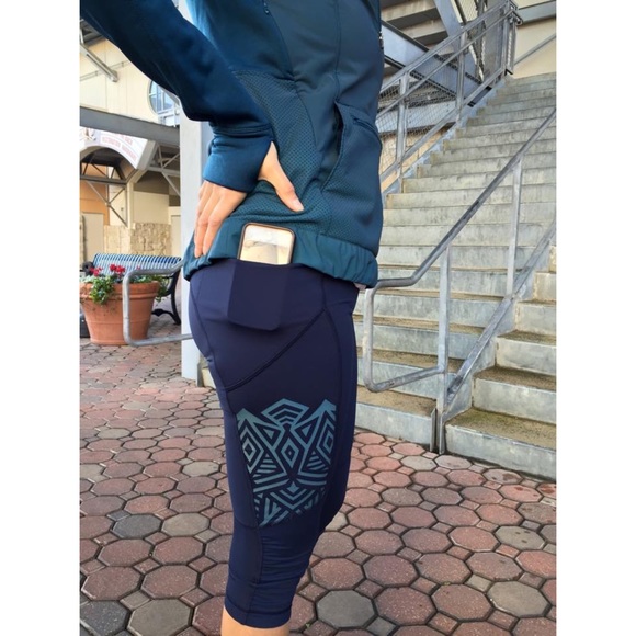 Stash it crop lululemon navy