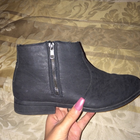 black fall boots
