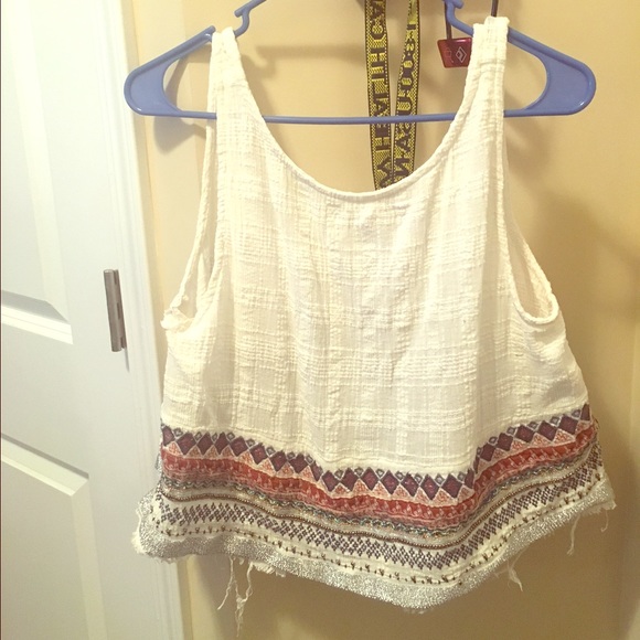 🍂MAKE AN OFFER🍂UO crop. SALE