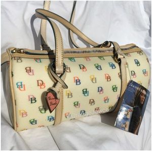 🎉HP🎉 Dooney and Bourke Multi Color Barrel Bag