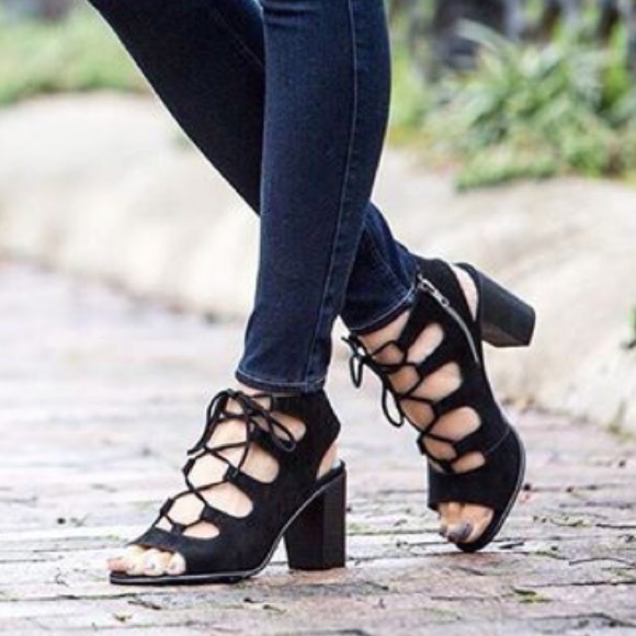 Steve Madden Nilunda lace up heels