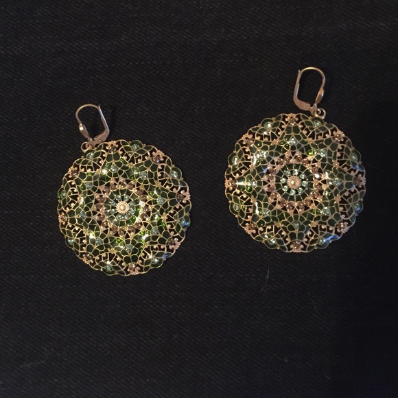 Round green/gold earrings