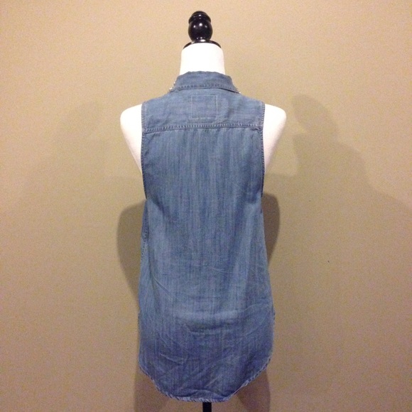 Chambray sleeveless top with beading - Picture 2 of 4