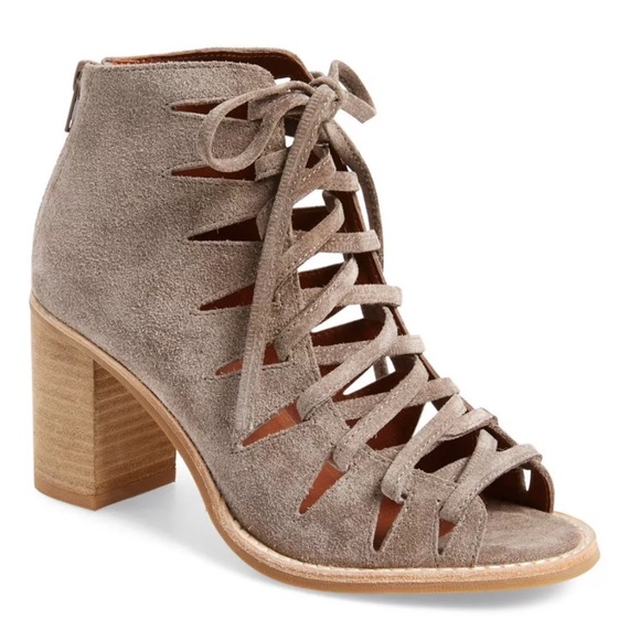 ❤️ NEWJeffrey Campbell Corwin booties❤️