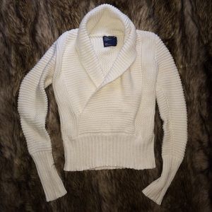American Eagle sweater