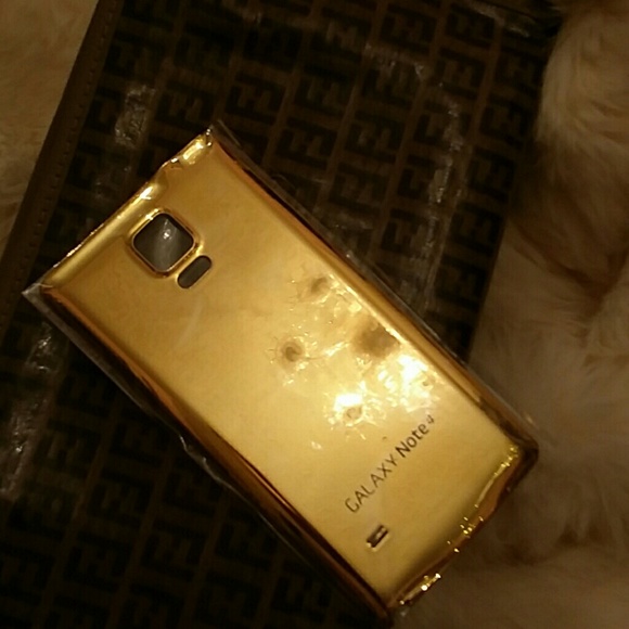 Galaxy note 4 Gold case soooooo chic