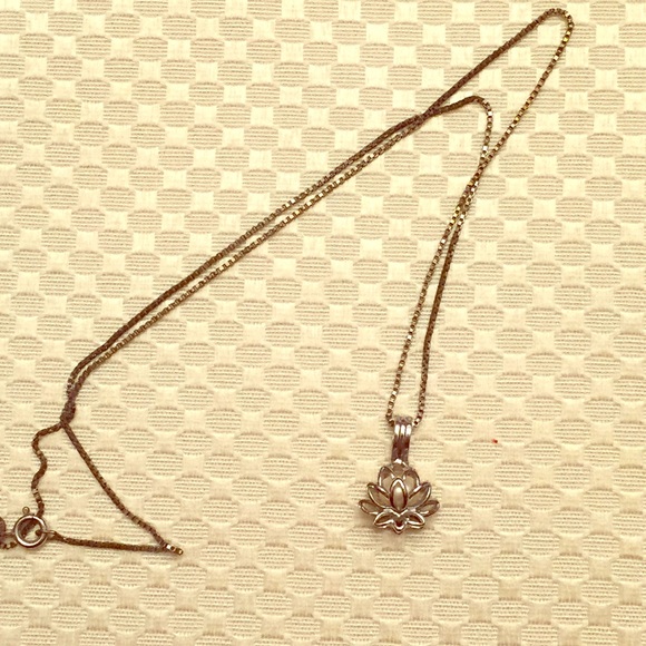 Lotus Pearl Necklace