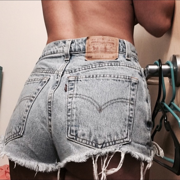 LEVI stressed shorts