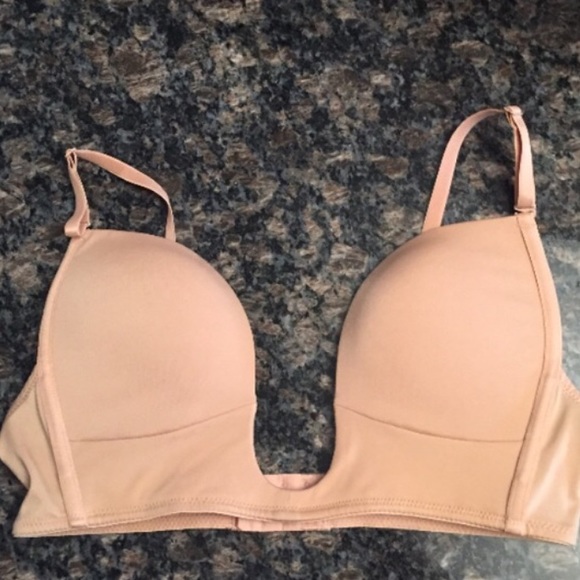 38 c Victoria's Secret u plunge also fits 36c