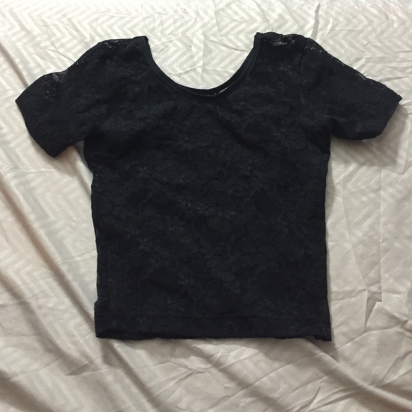 AA Stretch Lace Crop Top