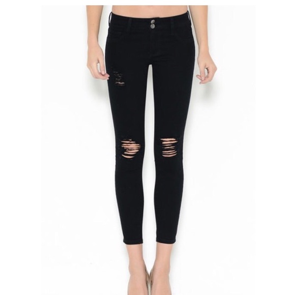 distressed black jean