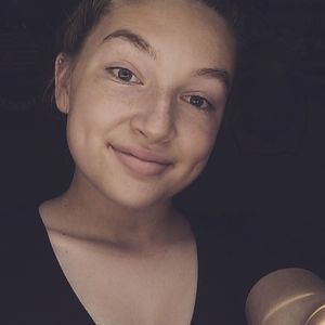 Meet your Posher, Whitney