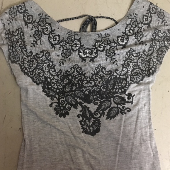 gray lacey tee