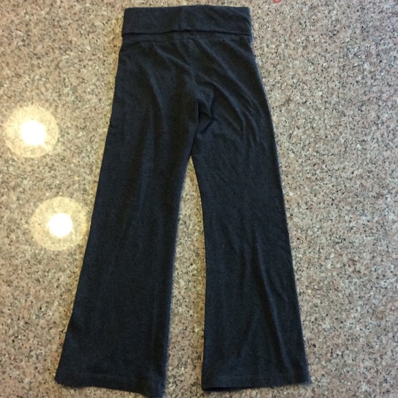 Size 6 grey butterfly leggings - Picture 2 of 2