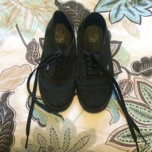 All Black Lo Pro Vans