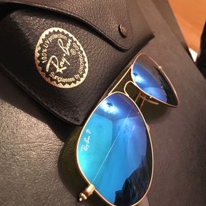 Blue aviator raybans