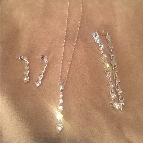 Jewelry set: necklace, bracelet, earrings