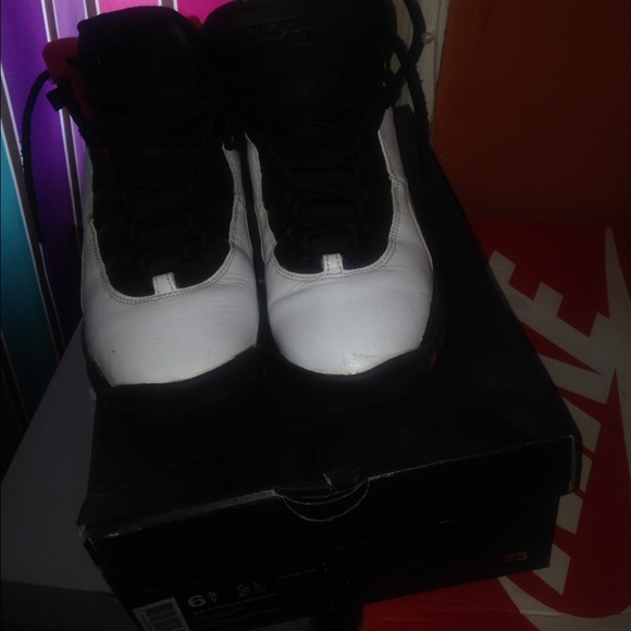 Jordans 10 - Picture 1 of 2