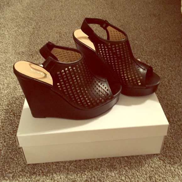 Shoes - Black Wedges