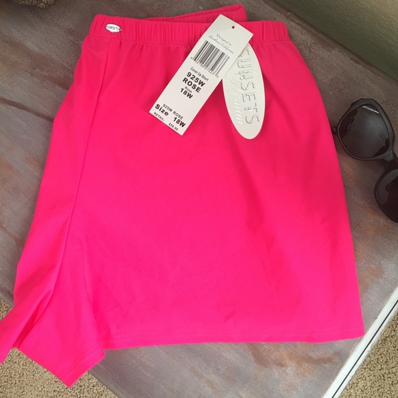 NWT rose color cover up swim shorts in size 18W - Picture 3 of 4