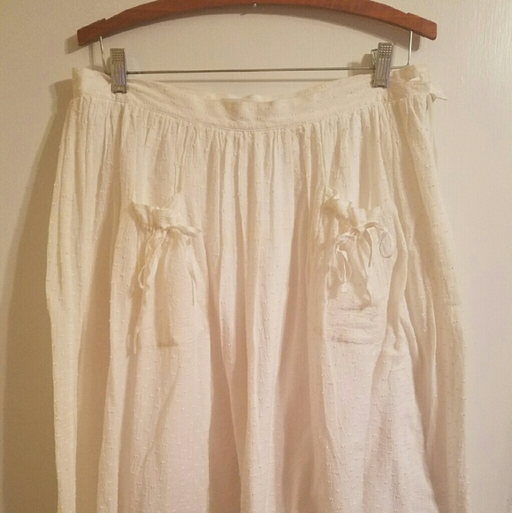 Banana Republic White Skirt