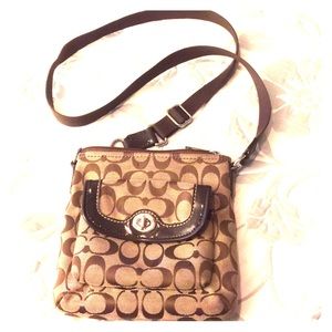 Cute coach purse excellent condition.