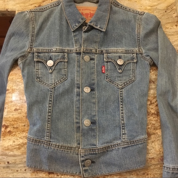 🚦This gorgeous Levis jacket - Picture 8 of 8