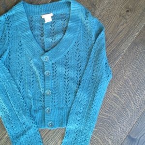 C R O P P E D • C A R D I G A N