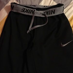 Black Nike therma-fit sweatpants